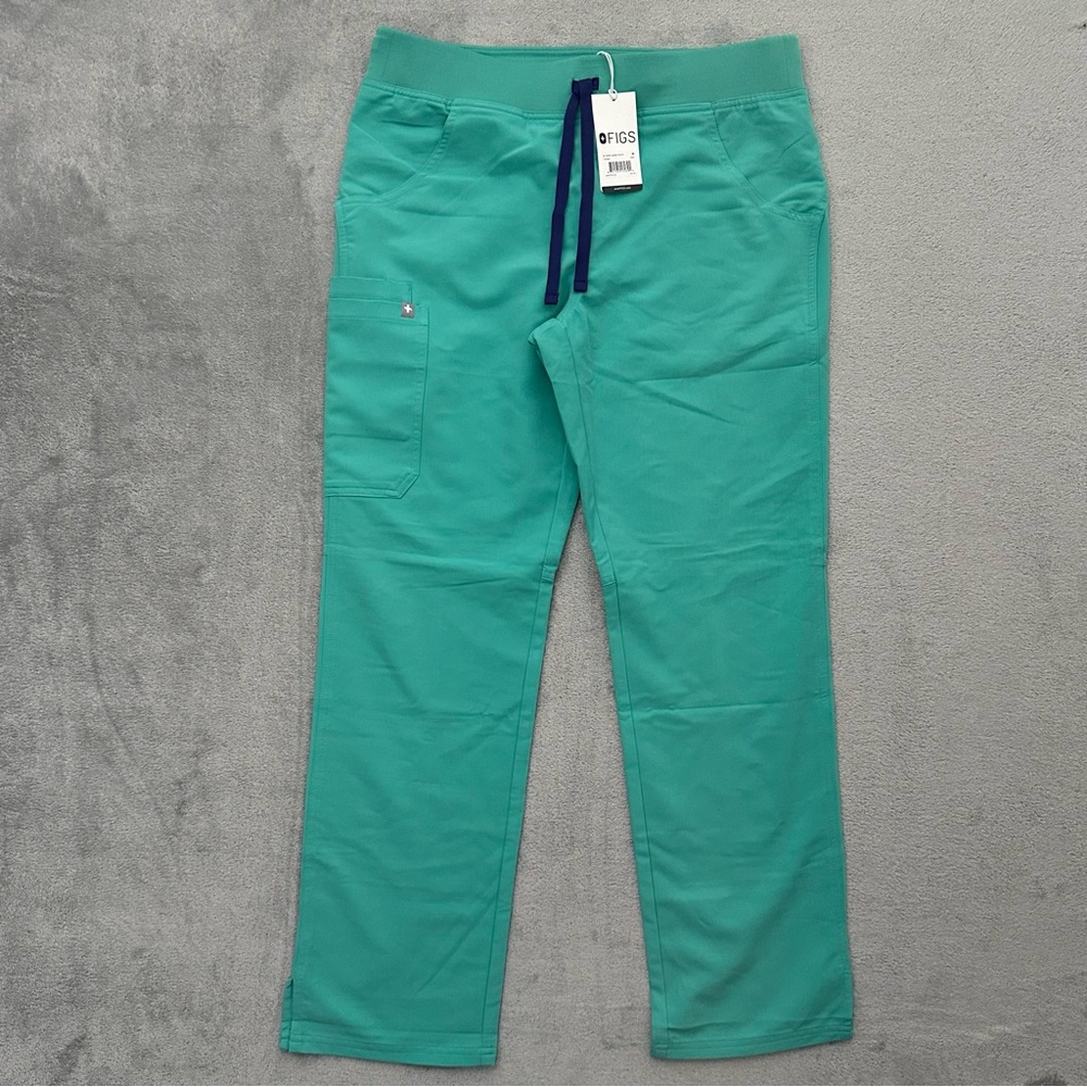 Figs Kade Cargo Pants Scrubs- M